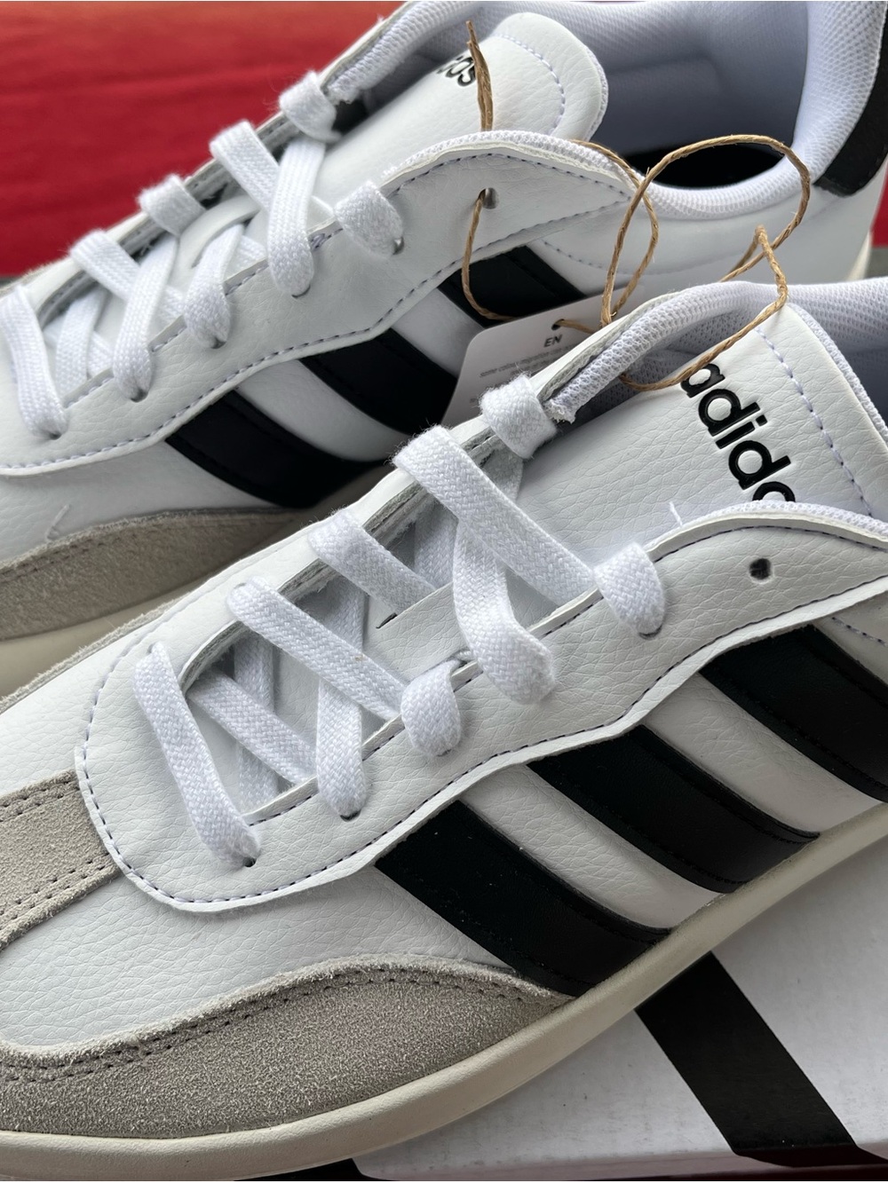 adidas White and Black Classic Low-Top Sneaker men end women’s